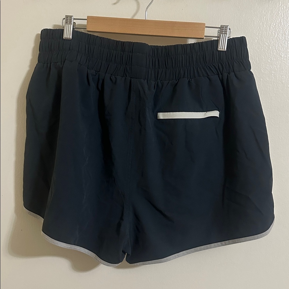 EUC Vuori Women’s Cardiff Shorts XXL - Picture 3 of 4